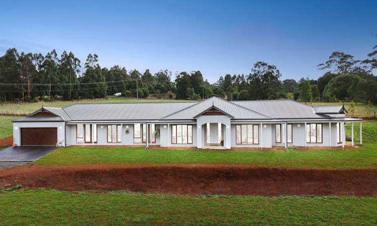 Palatial 4 Bedroom Home with Panoramic Views