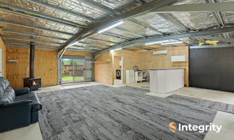 🔥 1 ACRE OF POSSIBILITIES - YOUR DREAM PROPERTY AWAITS! 🔥 
