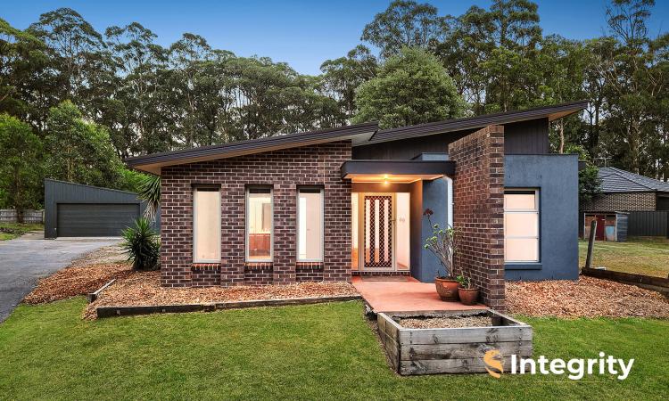 Modern Family Living in Tranquil Kinglake 