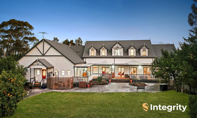 WEDDINGS AND WINERIES | LANDMARK IN THE YARRA VALLEY