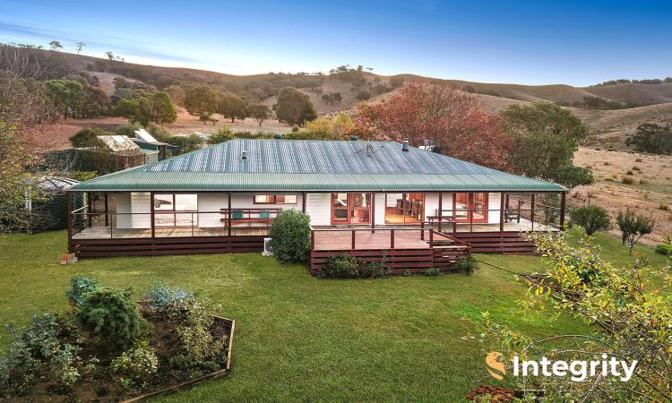 27 ACRES PRIVATE FARM LIVING