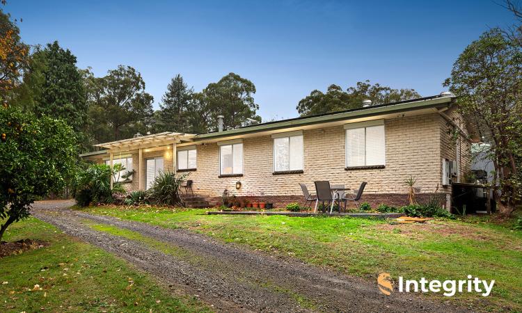 2 DWELLINGS, 20 ACRES, DUAL ACCESS
