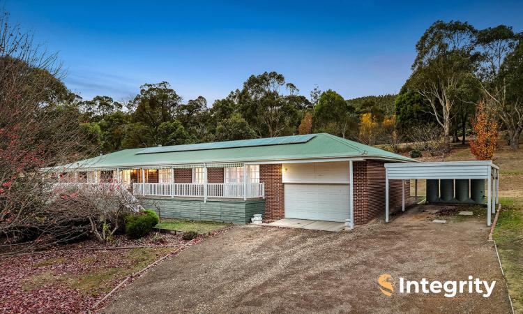 THE IDEAL SMALL ACREAGE BLOCK - LARGE FAMILY HOME