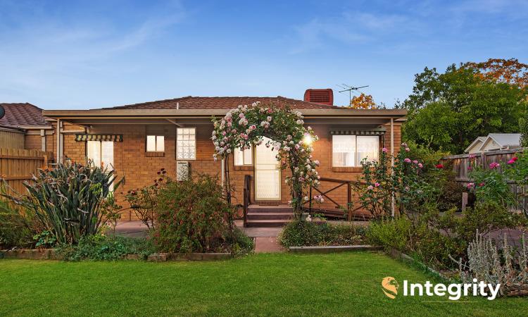 Spacious, Low-Maintenance Living with an Impressive Backyard