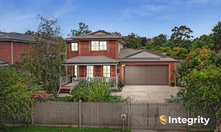 Warm and Stylish in the Heart of Healesville 