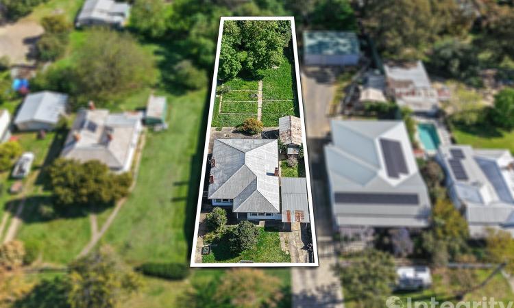 Big Block Brilliance in Central Yea – Invest, Nest or Develop