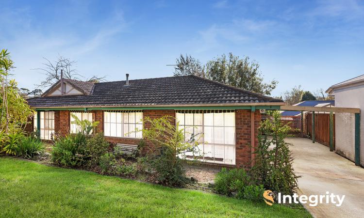 Invest or own your home in central Healesville.