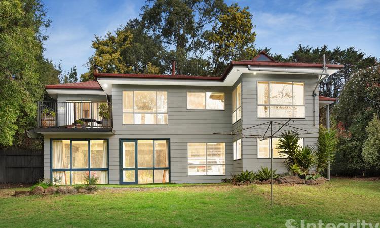 A Spacious Warburton Haven with Room to Gather, Relax & Enjoy