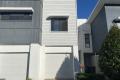 INVESTORS DREAM, TENANTED MODERN TOWNHOUSE IN THE HEART OF RICHLANDS!