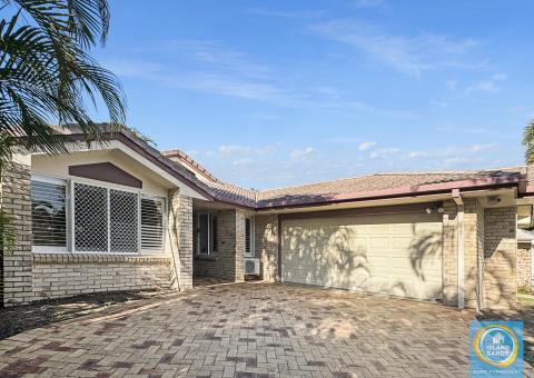 4 Lakeside Place, Clinton