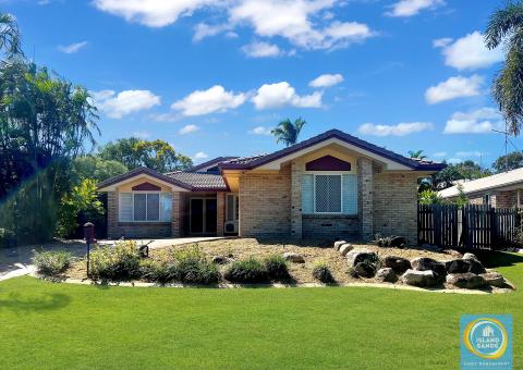 4 Lakeside Place, Clinton