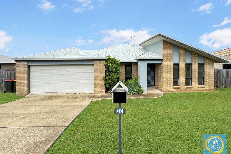 LOW SET HOME IN CUL-DE-SAC WITH SIDE ACCESS