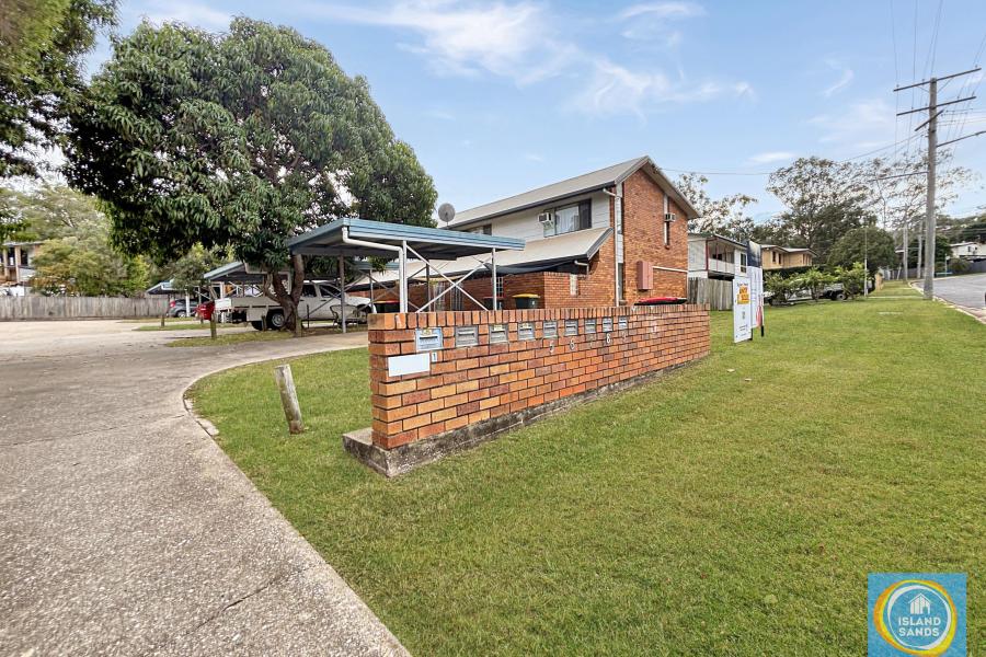 CHARMING 2 BEDROOM UNIT IN THE HEART OF GLADSTONE