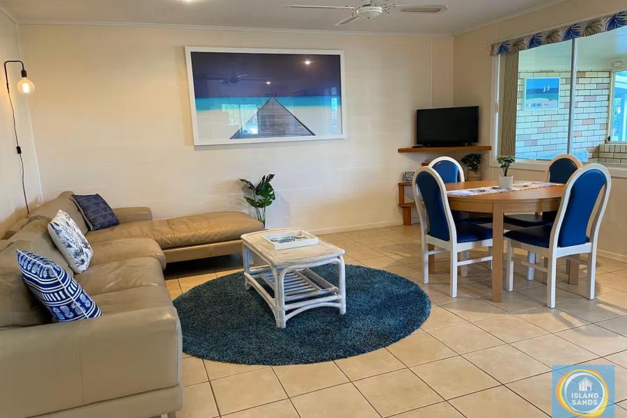 LOWSET DUPLEX IN BEACHSIDE LOCATION!