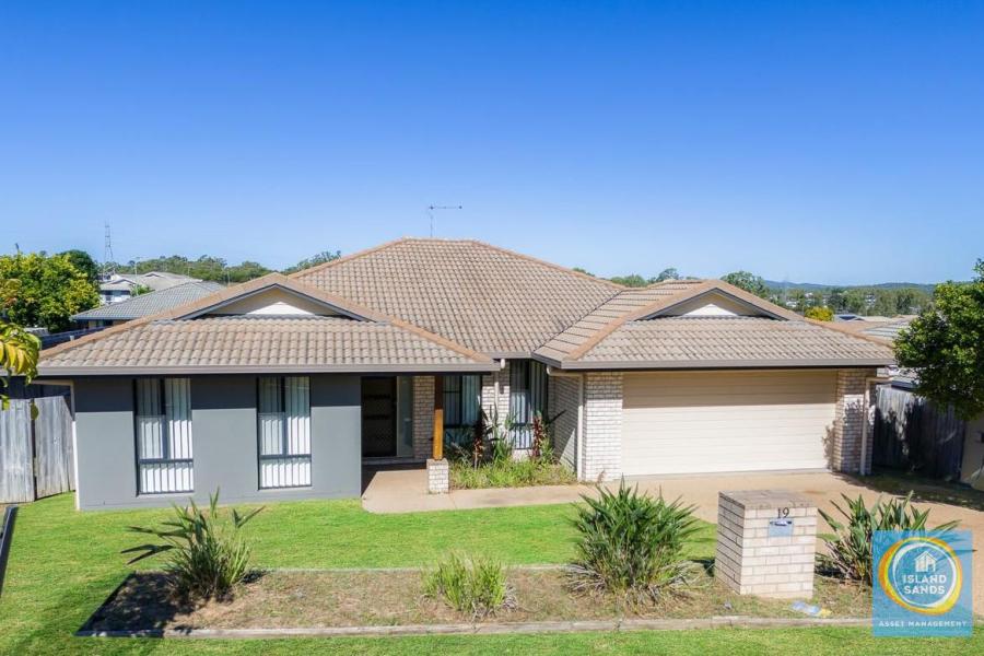 FULLY AIR CONDITIONED LOWSET BRICK HOME