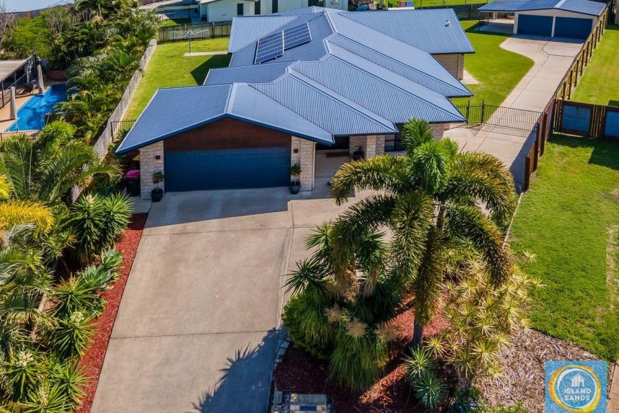 STUNNING CONTEMPORARY HOME WITH SIDE ACCESS & SHED!