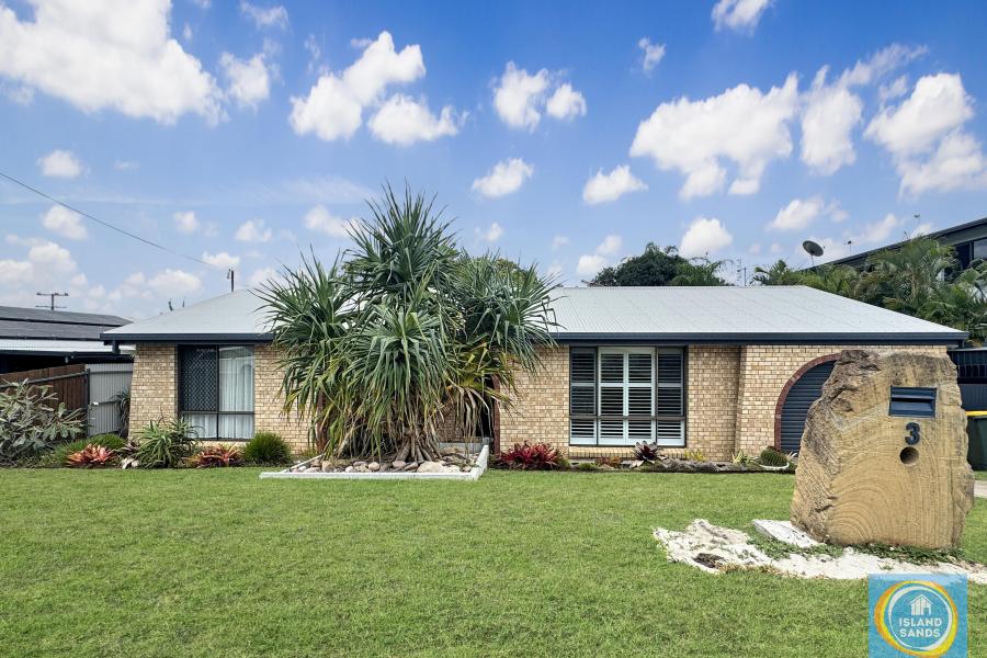 BEACH SIDE LIVING IN TANNUM SANDS!