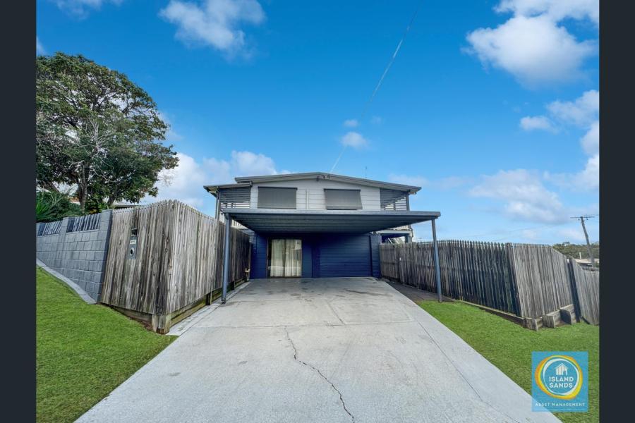 TWO LEVEL HOME IN CLINTON!