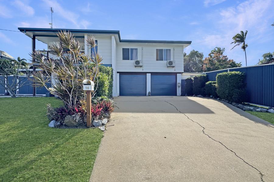 THREE BEDROOM HOME IN SUN VALLEY + 10.56 KW OF SOLAR!