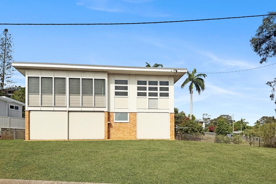 QUAINT RENOVATED BEACH HOME IN OLD TANNUM!