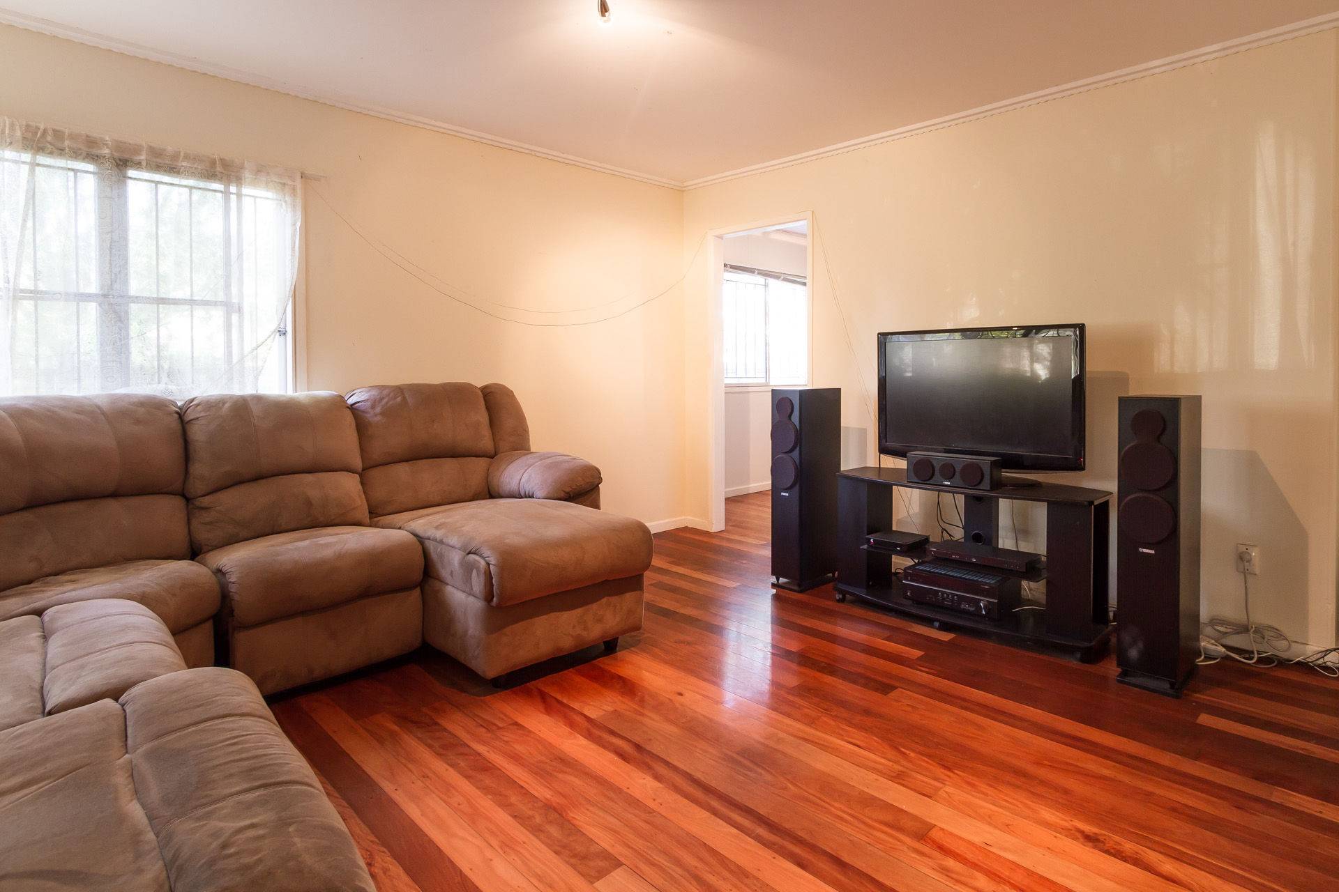 Jan Jones Real Estate WOODY POINT BEAUTY