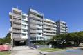 Fresh and Spacious Modern Apartment Central Redcliffe