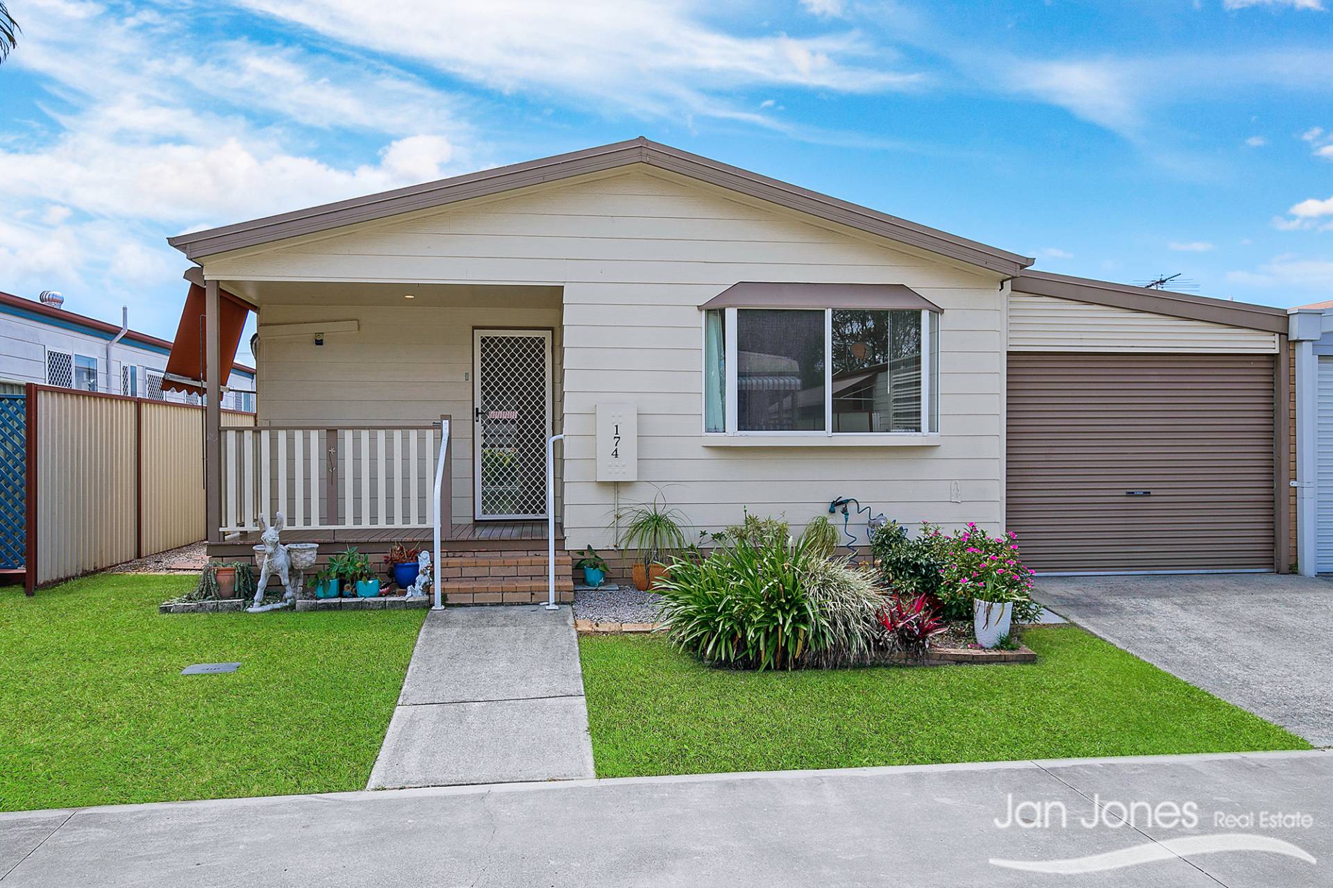 Jan Jones Real Estate PALM LAKES RESORT IN DECEPTION BAY