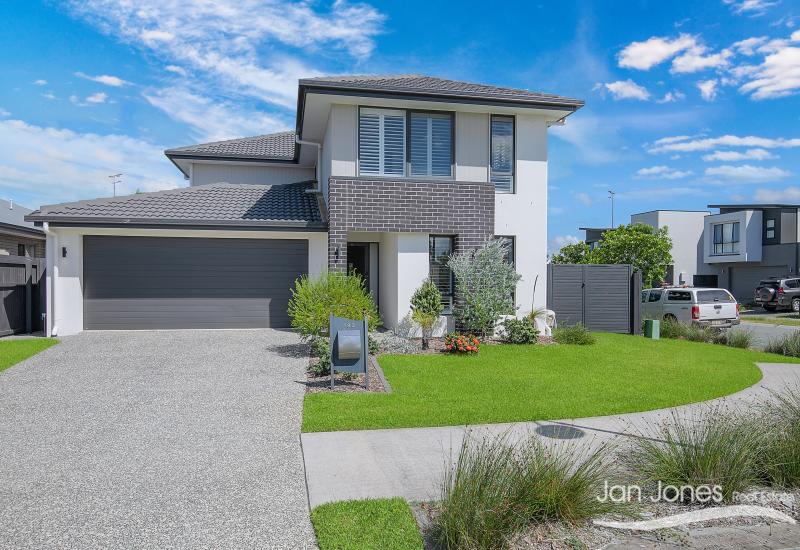 Just Like New - Immaculate Quality Family Home