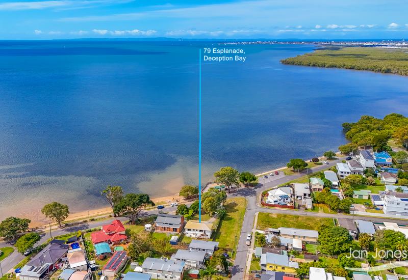 SUPERIOR WATERFRONT LOCATION 834M2 OF LAND