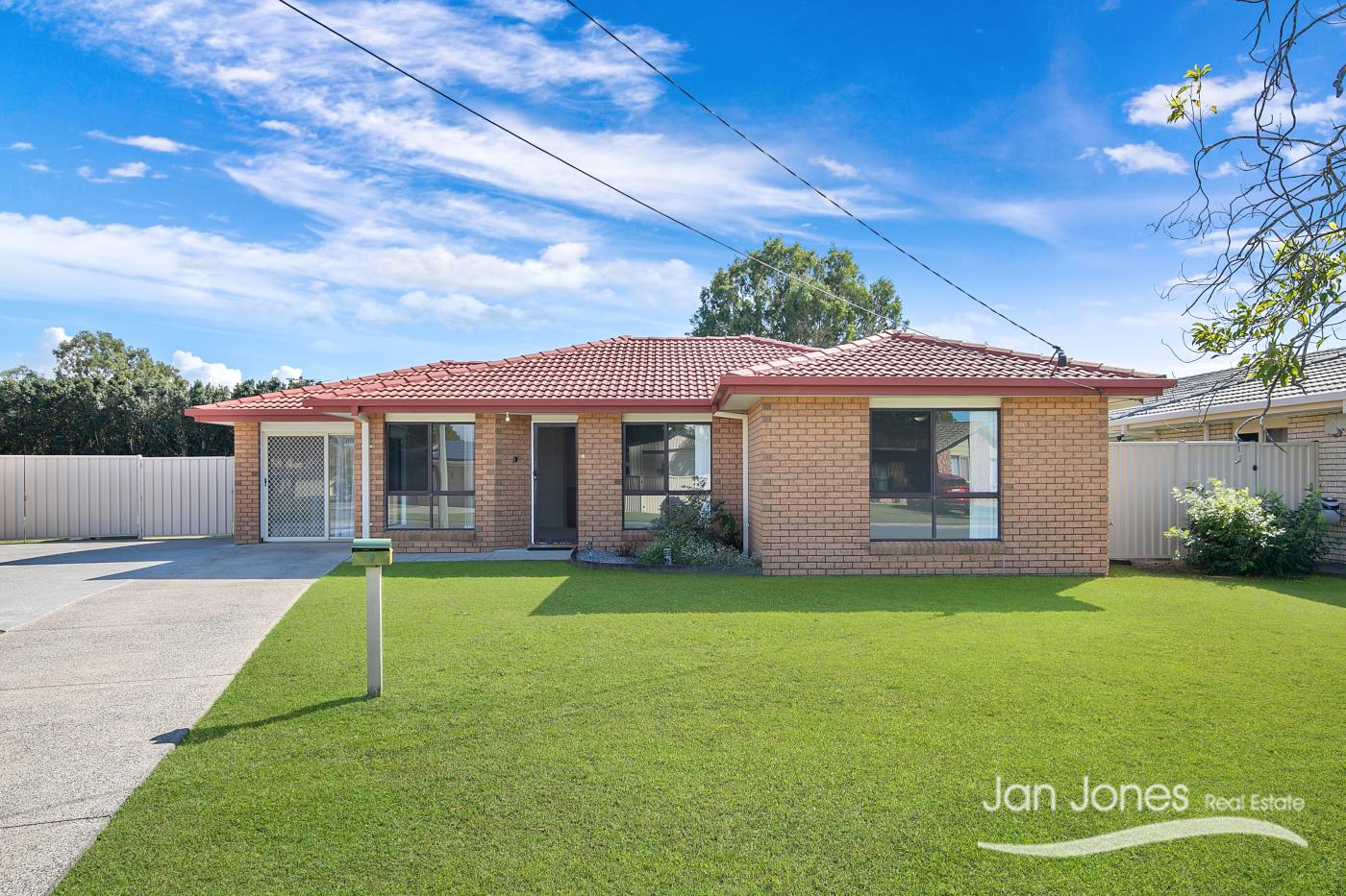 8 Tasman Court, Kippa-Ring - Image 1