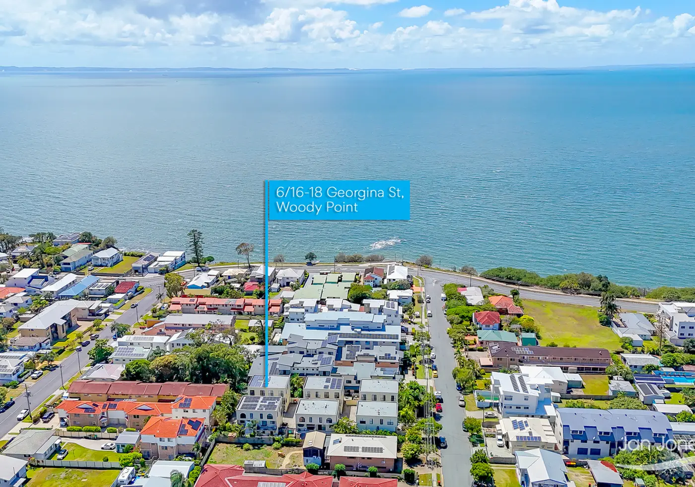 Unit 6, Woody Point - Thumbnail 2