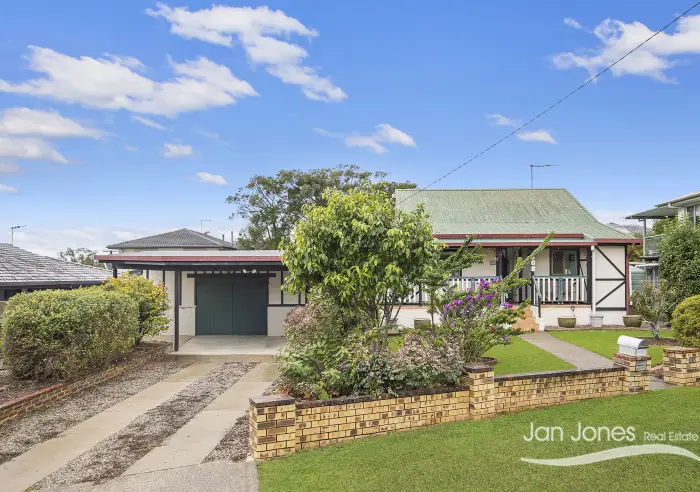 308 Elizabeth Avenue, Clontarf - Thumbnail 3