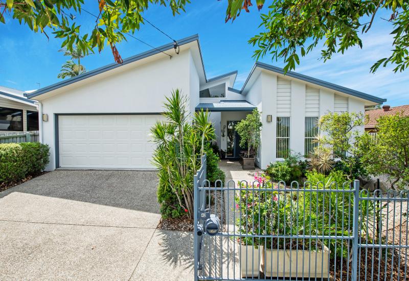 EAST OF OXLEY & CLOSE TO EVERYTHING