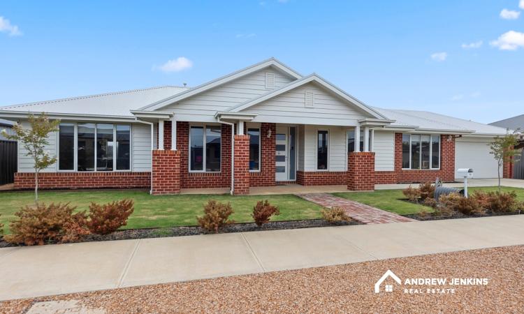 Modern, Stylish & Feature-Packed – The Perfect Family Home!