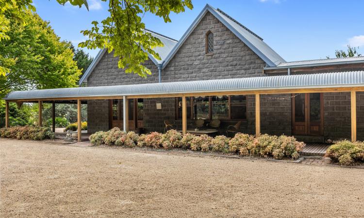 Cooinda – A Truly Unique Craftsman Built Retreat