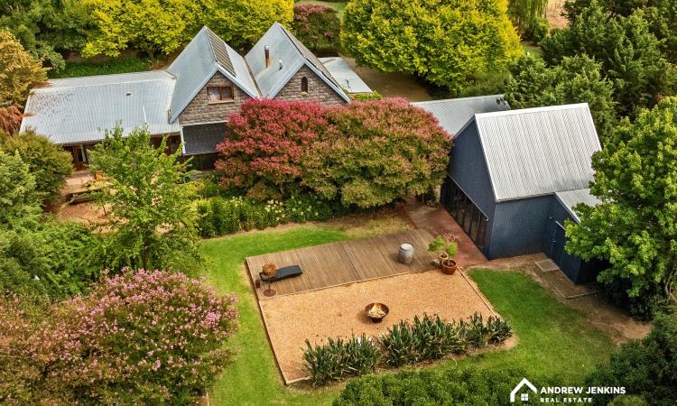 Cooinda – A Truly Unique Craftsman Built Retreat