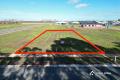 Dream homesite on the edge of town!