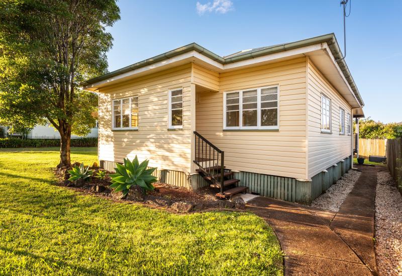 Nest or Invest With Cottage Charm!