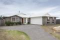 Flawless Family Home in Glenvale - Modern & Convenient