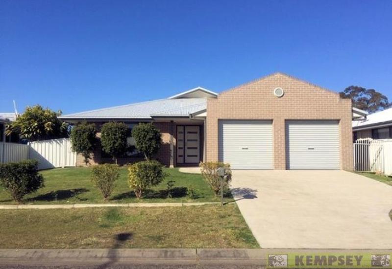 Home Kempsey Stock and Land