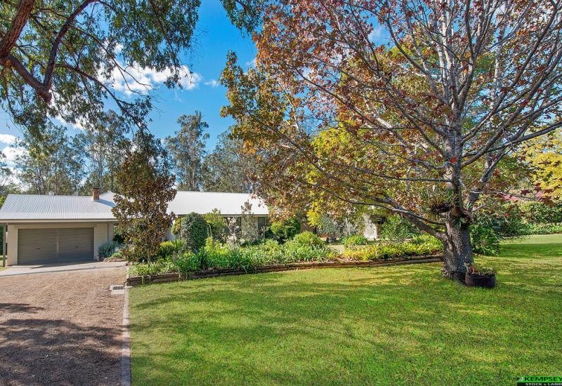 Home Kempsey Stock and Land