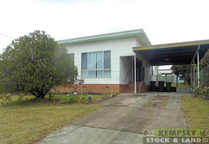 Home Kempsey Stock and Land