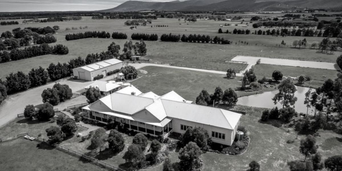 'Murrindindi' - Nestled with uninterrupted views of the mount - 10 acres (approx)