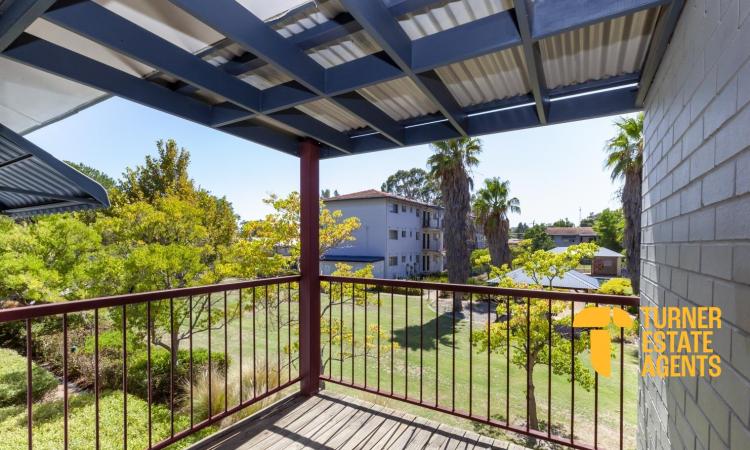 Charming Apartment in Prime Armadale Location!