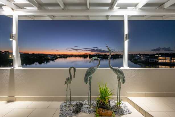 SPECTACULAR, QUIET, SECURE, WATERFRONT PENTHOUSE