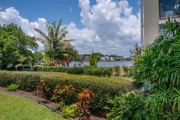 Rare and Charming Garden Apartment