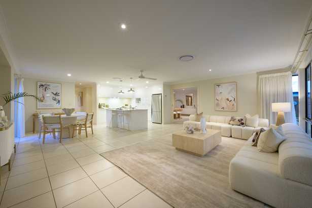 Golf Course Lifestyle in Prime Location