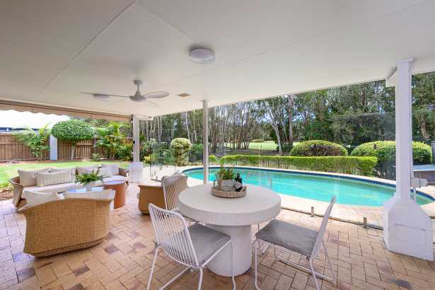 Golf Course Lifestyle in Prime Location