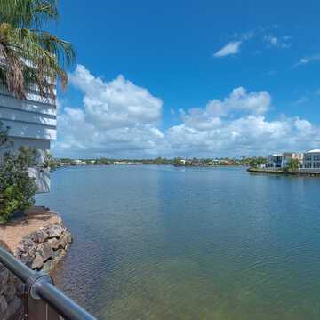 Ashley and Annie Llewelyn Twin Waters testimonial image