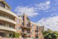 City Views, Urban Buzz and Ultimate Convenience – Double Storey Apartment in the Heart of Highgate
